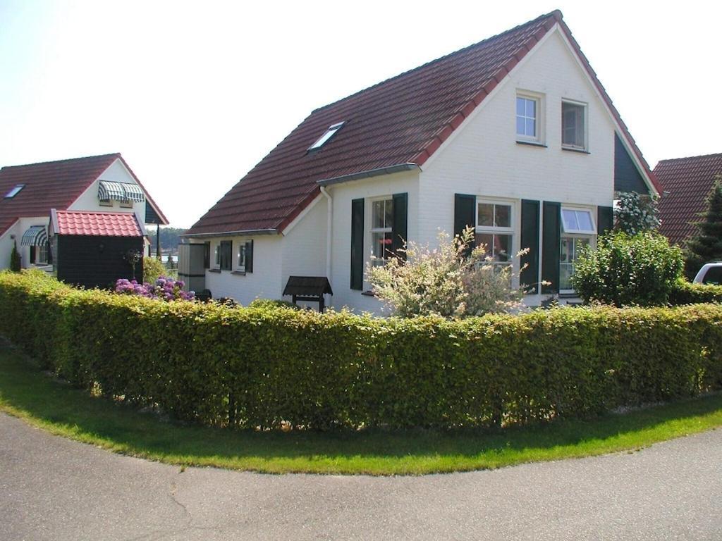 Freistehendes Ferienhaus Am See Naehe Roermond Heel Kültér fotó